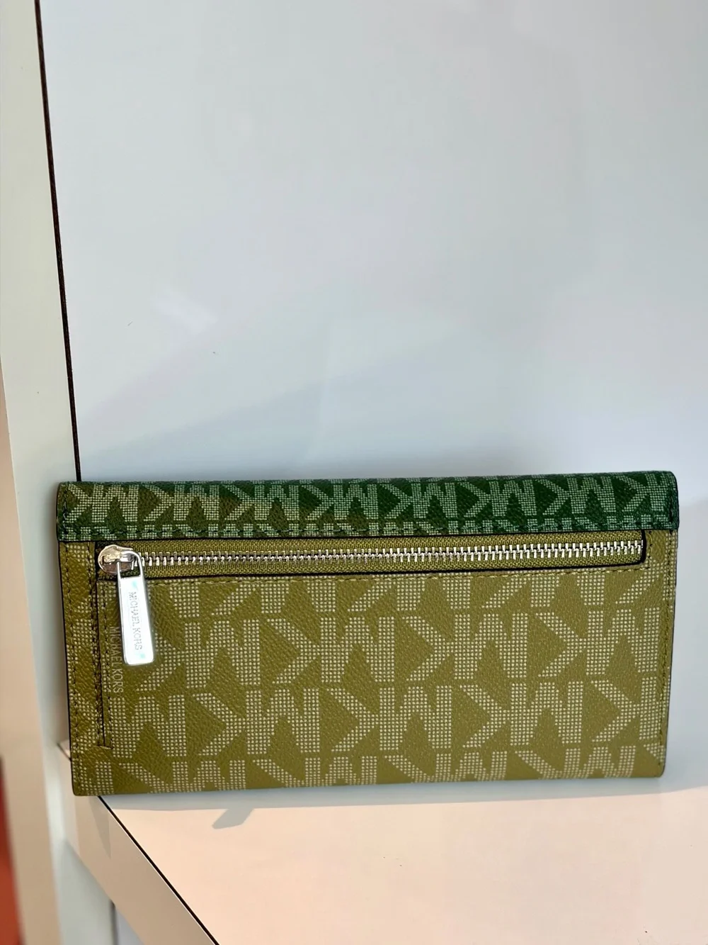 Michael Kors Jet Set Travel Signature Logo Tri-Fold Wallet